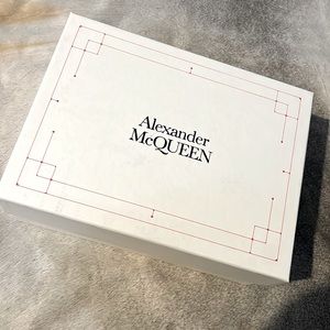 Alexander McQueen Designer shoe box. Size 8.5